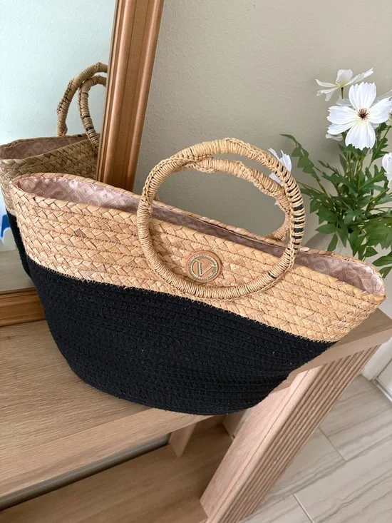 Vera Straw Tote Bag with Black Base and Round Handles - Picture 5 of 8